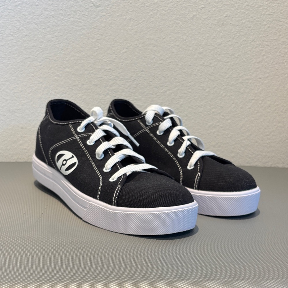 Heelys Black and White Canvas Sneakers